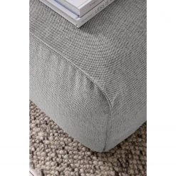 Studio Copenhagen Repose-pieds capitonné HUDSON - Tissu Saia: Gris clair 18 Studio Copenhagen Repose-pieds capitonné HUDSON - Tissu Saia: Gris clair -Meubles de salon Soldes 1000011005 201130 15532700154 DETAILS P000000001000011005