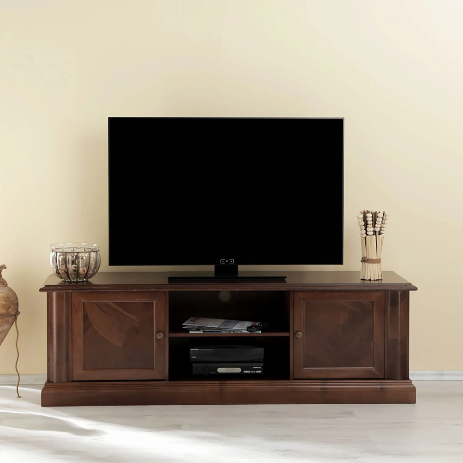 Montreux Meuble TV Materro - Tulipier partiellement massif - Teinté et verni à l'ancienne 5 Montreux Meuble TV Materro - Tulipier partiellement massif - Teinté et verni à l'ancienne – Image 3