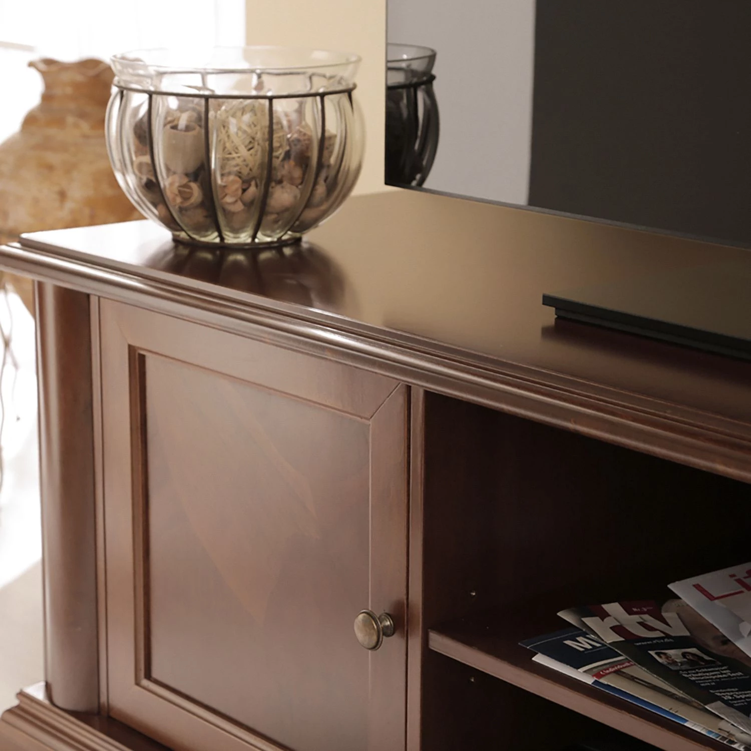 Montreux Meuble TV Materro - Tulipier partiellement massif - Teinté et verni à l'ancienne 7 Montreux Meuble TV Materro - Tulipier partiellement massif - Teinté et verni à l'ancienne – Image 5