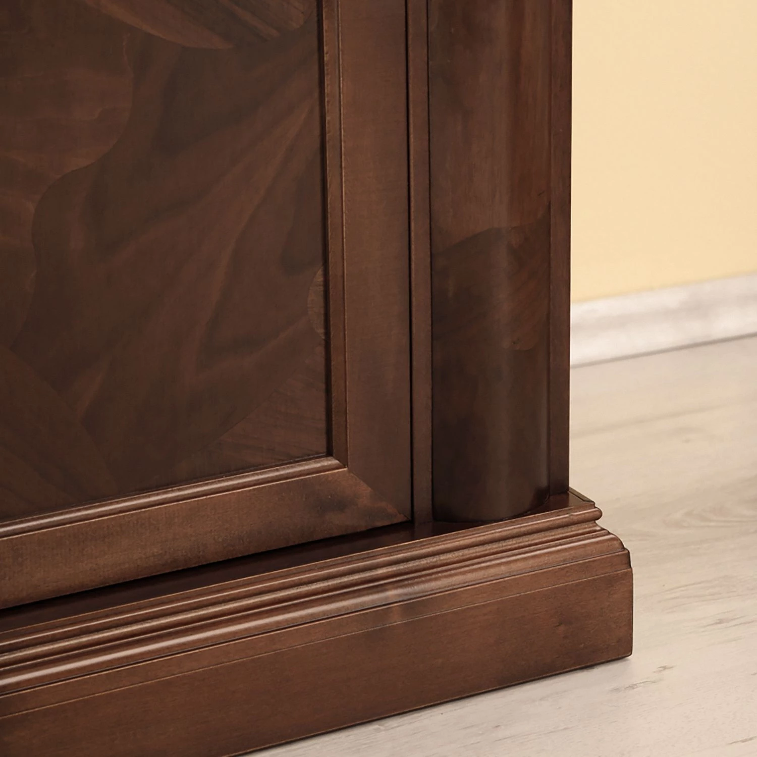 Montreux Meuble TV Materro - Tulipier partiellement massif - Teinté et verni à l'ancienne 9 Montreux Meuble TV Materro - Tulipier partiellement massif - Teinté et verni à l'ancienne – Image 7