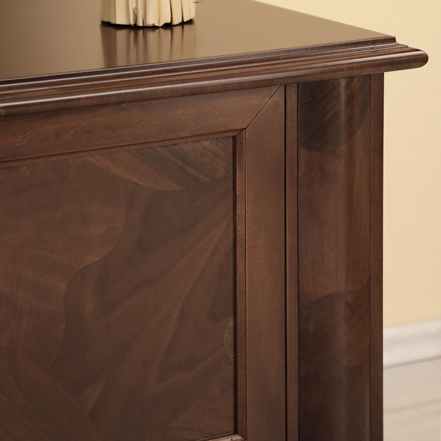 Montreux Meuble TV Materro - Tulipier partiellement massif - Teinté et verni à l'ancienne 10 Montreux Meuble TV Materro - Tulipier partiellement massif - Teinté et verni à l'ancienne – Image 8