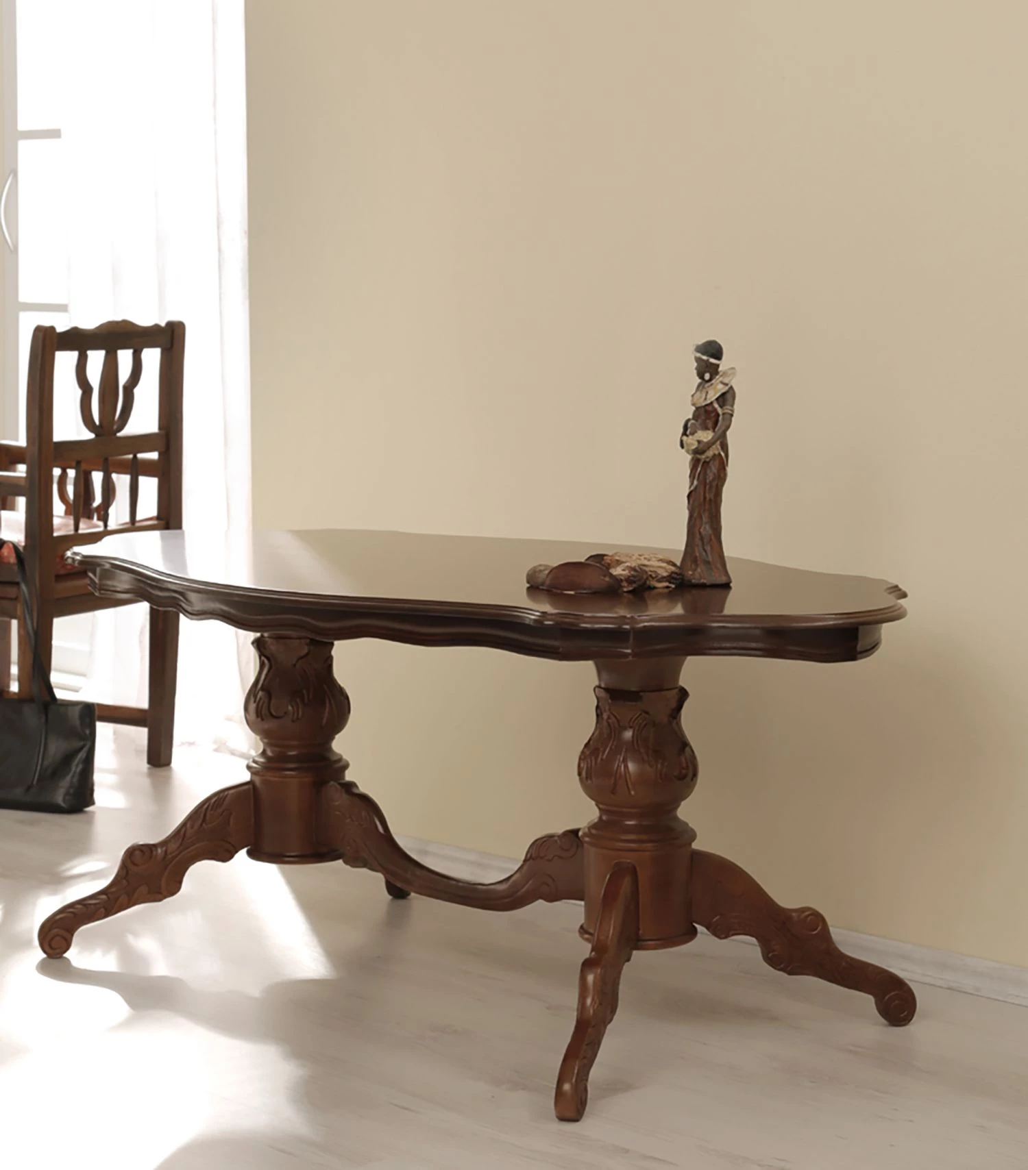 Montreux Table basse Romano III - Hêtre partiellement massif - Teinté et verni à l'ancienne 4 Montreux Table basse Romano III - Hêtre partiellement massif - Teinté et verni à l'ancienne – Image 2