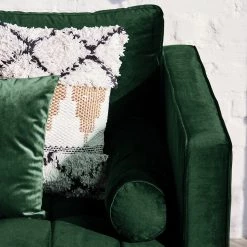 Eva Padberg Collection Canapé d'angle LAONA - Velours Pauno: Vert foncé - Méridienne courte à droite (vue de face) - Avec repose-pieds 30 Eva Padberg Collection Canapé d'angle LAONA - Velours Pauno: Vert foncé - Méridienne courte à droite (vue de face) - Avec repose-pieds -Meubles de salon Soldes 1000032242 200603 12035100238 DETAILS P000000001000032242