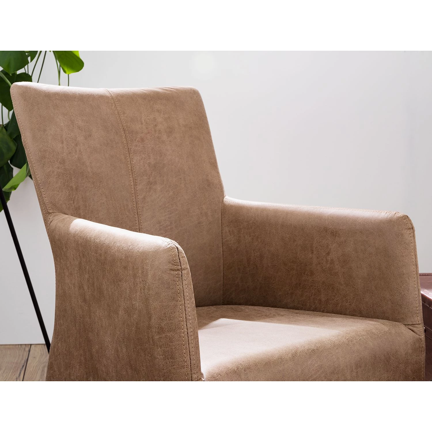 Red Living Fauteuil Carnew - Cubanite 8 Red Living Fauteuil Carnew - Cubanite – Image 6