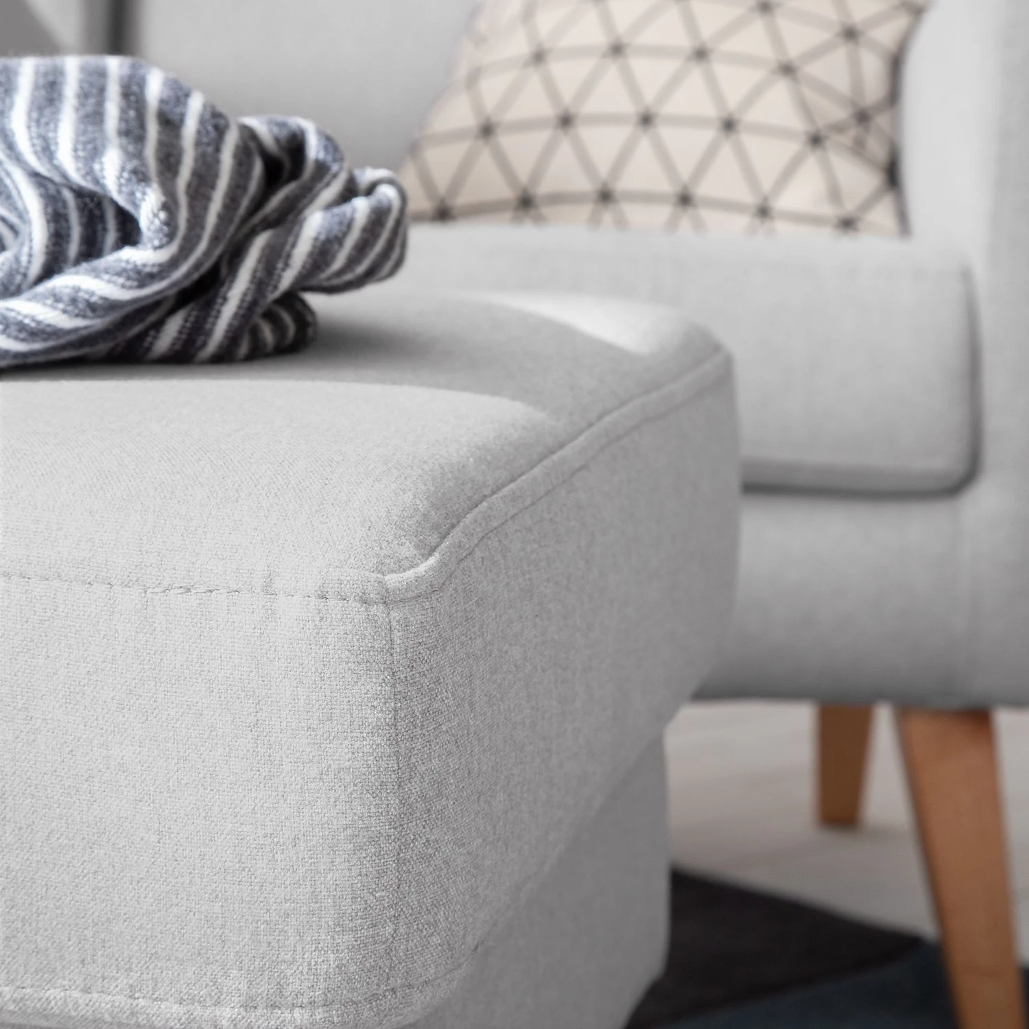 Mørteens Fauteuil à oreilles Bucoli - Galet - Avec repose-pieds 13 Mørteens Fauteuil à oreilles Bucoli - Galet - Avec repose-pieds – Image 11