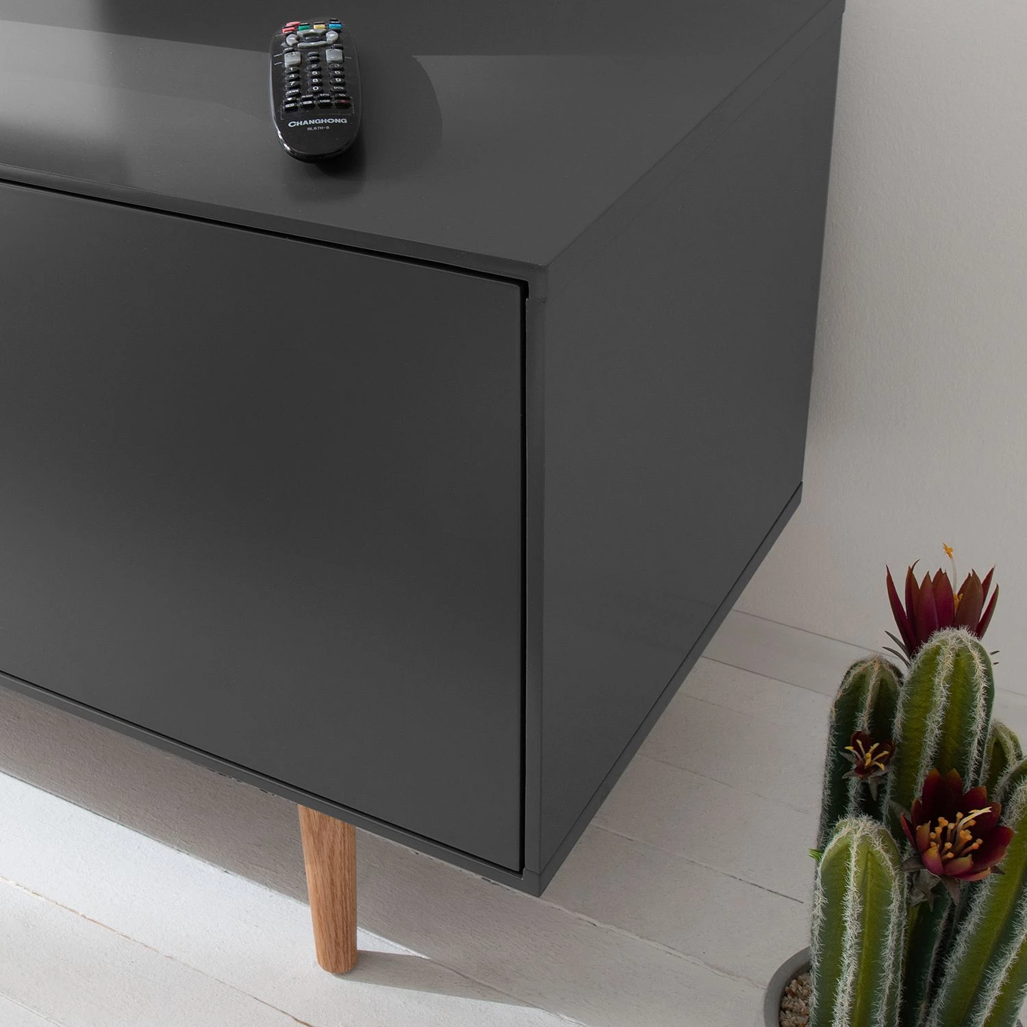 Mørteens Meuble TV Lindholm - Partiellement en chêne massif - Gris - 180 x 45 cm 13 Mørteens Meuble TV Lindholm - Partiellement en chêne massif - Gris - 180 x 45 cm – Image 11