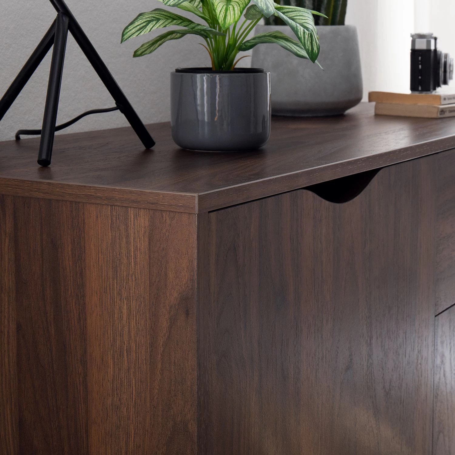 Mørteens Commode Gjora I - Partiellement en hévéa massif - Noyer 14 Mørteens Commode Gjora I - Partiellement en hévéa massif - Noyer – Image 12