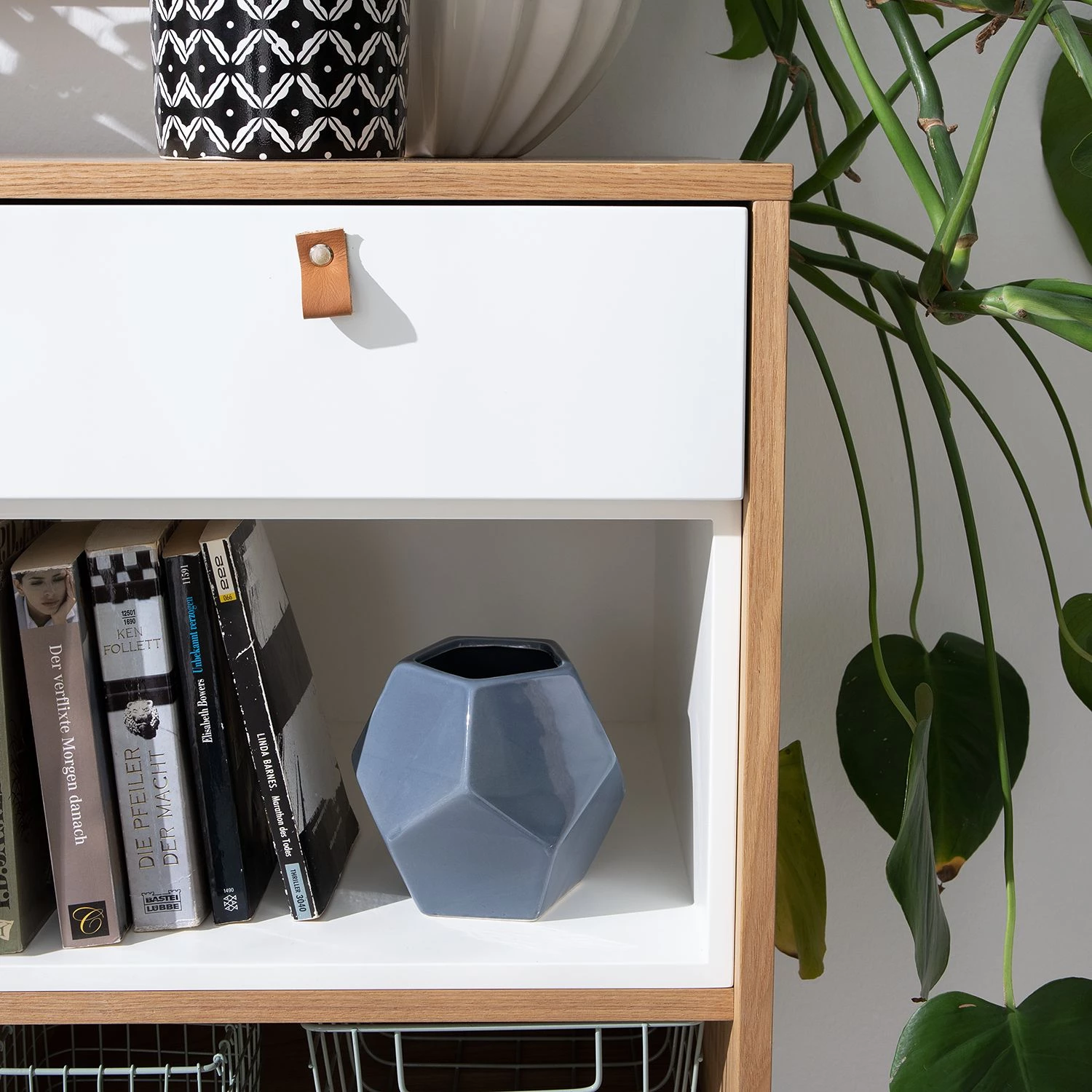 Studio Copenhagen Commode Vallsta II - Frêne / Noir 14 Studio Copenhagen Commode Vallsta II - Frêne / Noir – Image 12