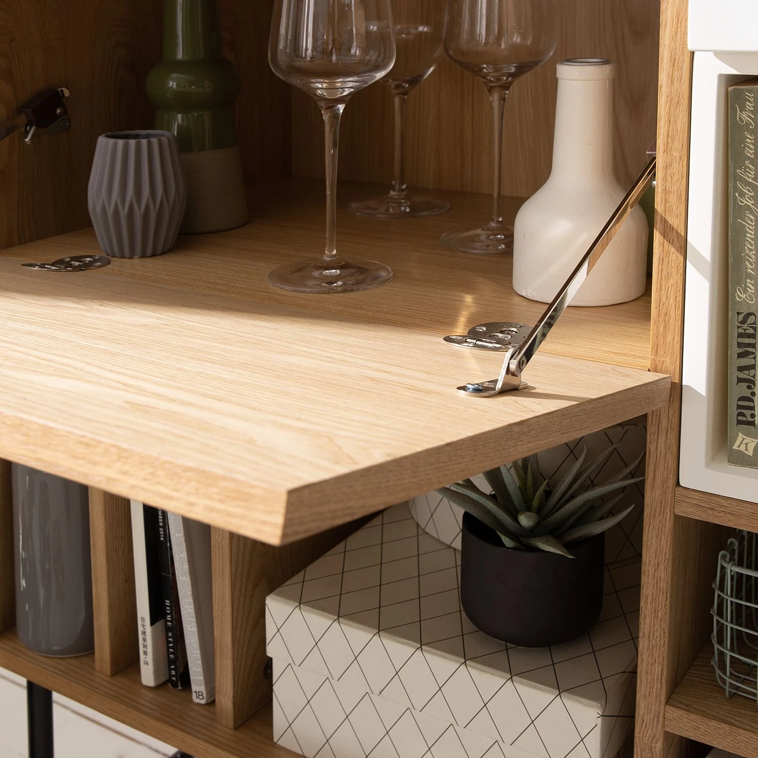 Studio Copenhagen Commode Vallsta II - Frêne / Noir 17 Studio Copenhagen Commode Vallsta II - Frêne / Noir – Image 15