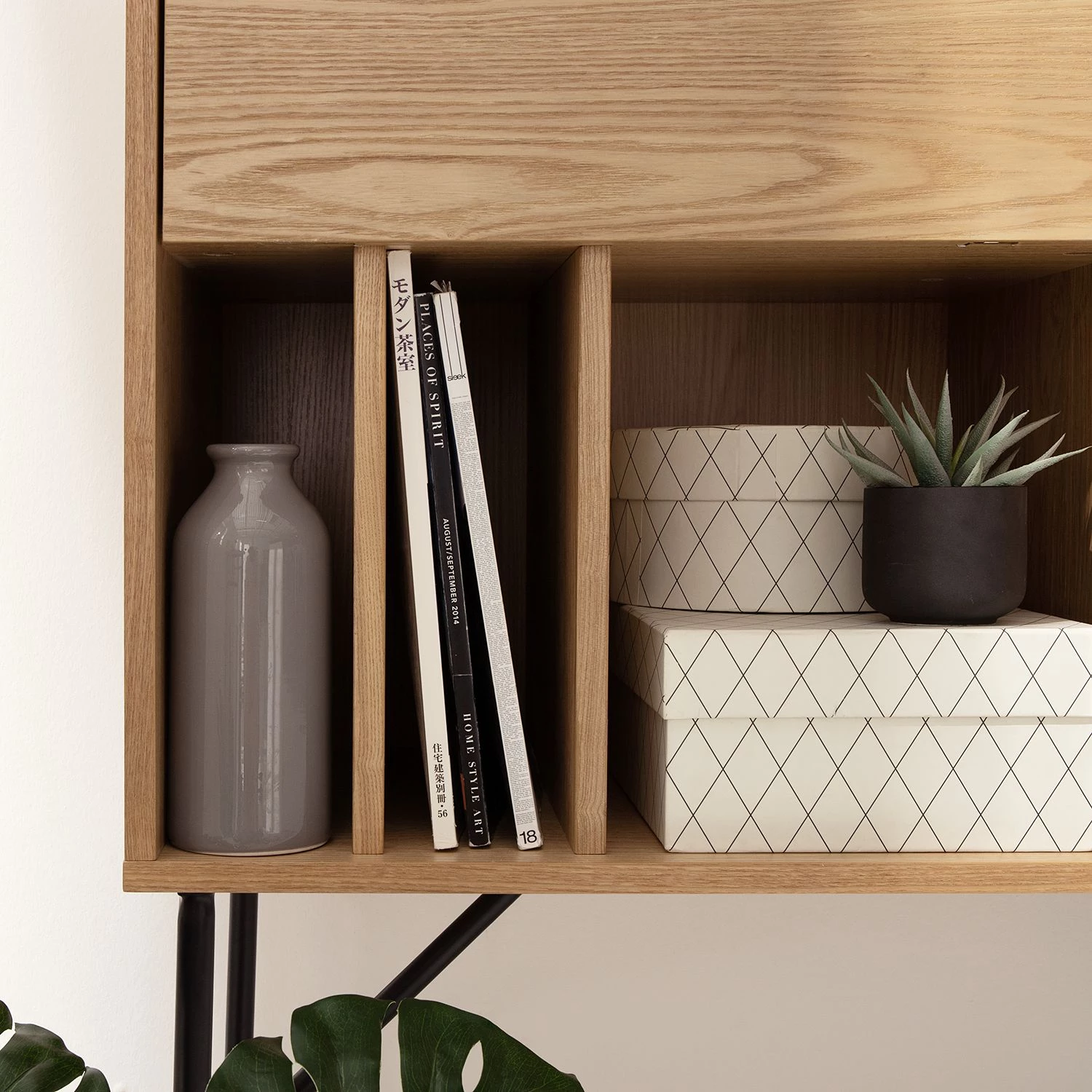 Studio Copenhagen Commode Vallsta II - Frêne / Noir 19 Studio Copenhagen Commode Vallsta II - Frêne / Noir – Image 17