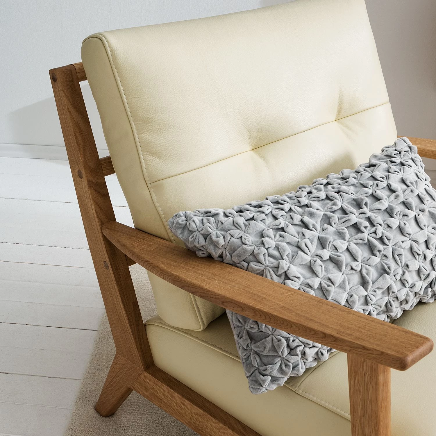 Studio Copenhagen Fauteuil TIMON - Cuir véritable Neka : Crème 11 Studio Copenhagen Fauteuil TIMON - Cuir véritable Neka : Crème – Image 9