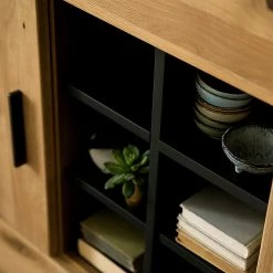 Naturoo Buffet haut Kiah II - Chêne à nœuds massif 17 Naturoo Buffet haut Kiah II - Chêne à nœuds massif -Meubles de salon Soldes 1000160255 200811 14170801863 DETAILS P000000001000160255