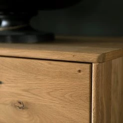 Naturoo Buffet Kiah I - Chêne à nœuds massif 22 Naturoo Buffet Kiah I - Chêne à nœuds massif -Meubles de salon Soldes 1000160265 200811 14173401888 DETAILS P000000001000160265