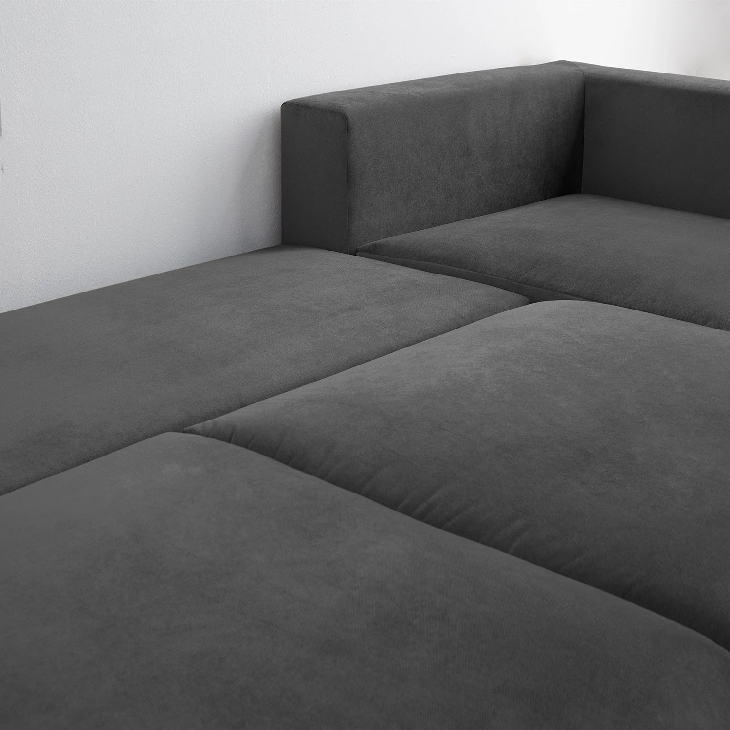 Jack & Alice Canapé d’angle Baitz I - Tissu - Velours Krysia: Anthracite - Méridienne longue à droite (vue de face) 11 Jack & Alice Canapé d’angle Baitz I - Tissu - Velours Krysia: Anthracite - Méridienne longue à droite (vue de face) – Image 9