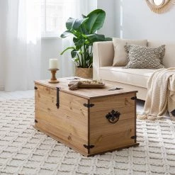 Maison Belfort Coffre Finca Rustica - Pin massif - Epicéa naturel 25 Maison Belfort Coffre Finca Rustica - Pin massif - Epicéa naturel -Meubles de salon Soldes 1000178021 200511 13523600001 MOOD DETAILS P000000001000178021 mood