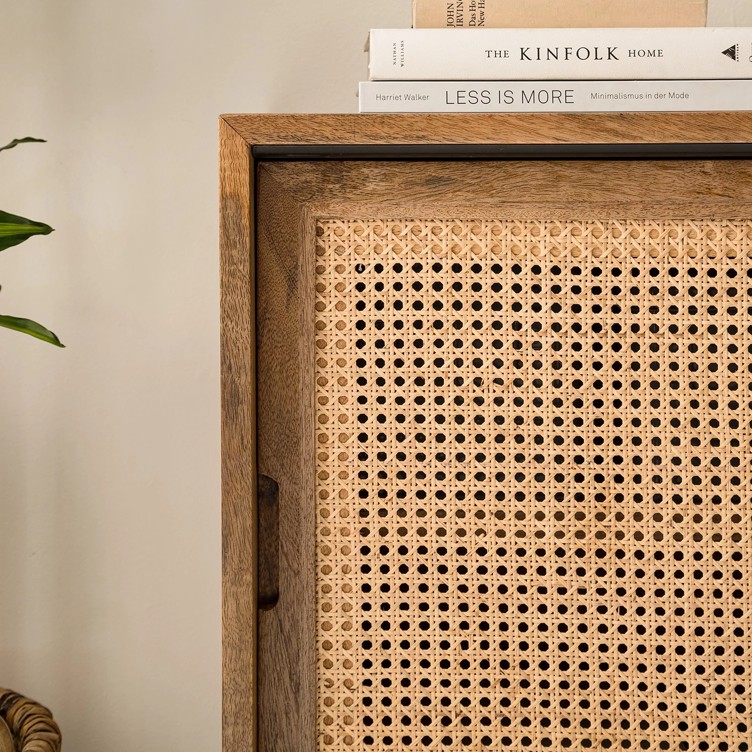 Ars manufacti Buffet Vina II - Manguier massif / Rotin - Manguier / Noir 15 Ars manufacti Buffet Vina II - Manguier massif / Rotin - Manguier / Noir – Image 13