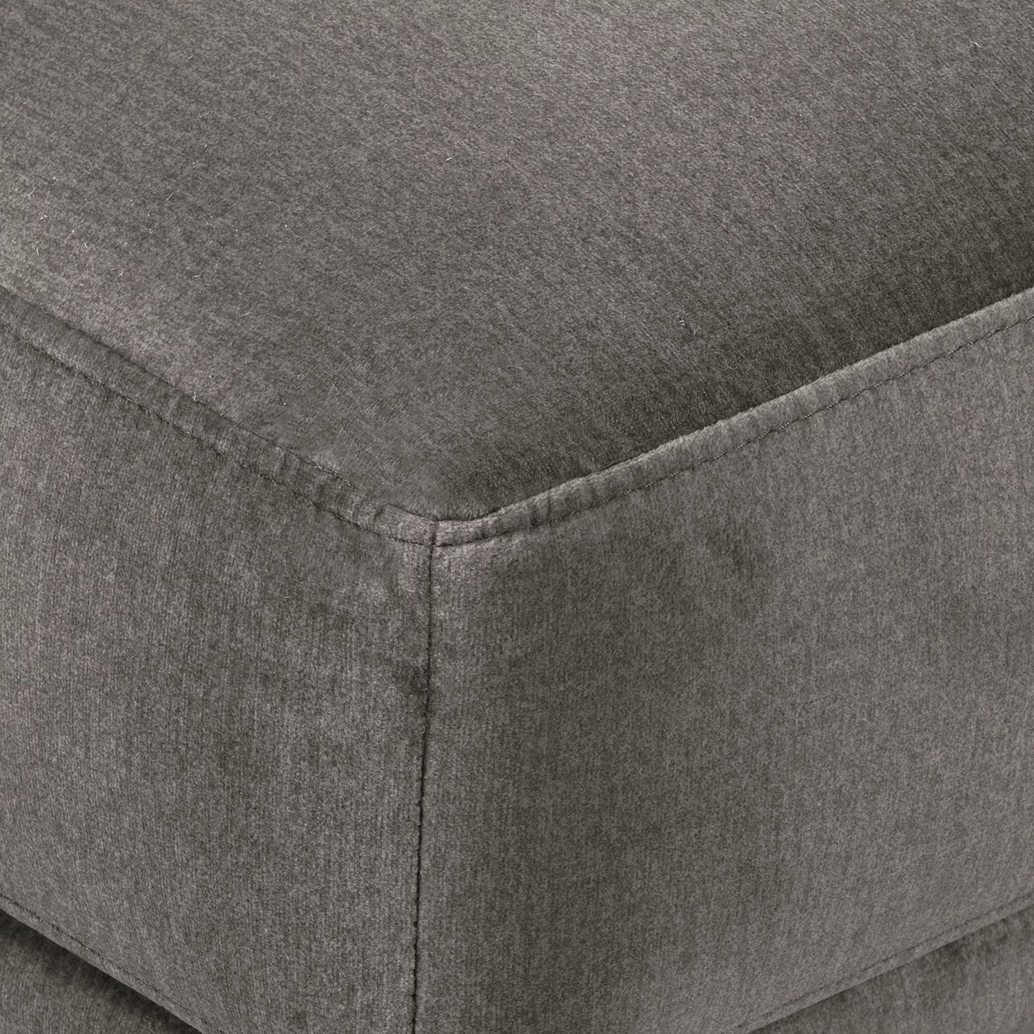 Fredriks Repose-pieds capitonné Hendra II - Tissu - Velours Onoli: Gris fumé 9 Fredriks Repose-pieds capitonné Hendra II - Tissu - Velours Onoli: Gris fumé – Image 7