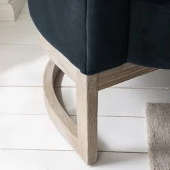 Maison Belfort Fauteuil Drysdale - Velours - Bleu marine 30 Maison Belfort Fauteuil Drysdale - Velours - Bleu marine -Meubles de salon Soldes 1000180884 210430 12325800008 DETAILS P000000001000180884