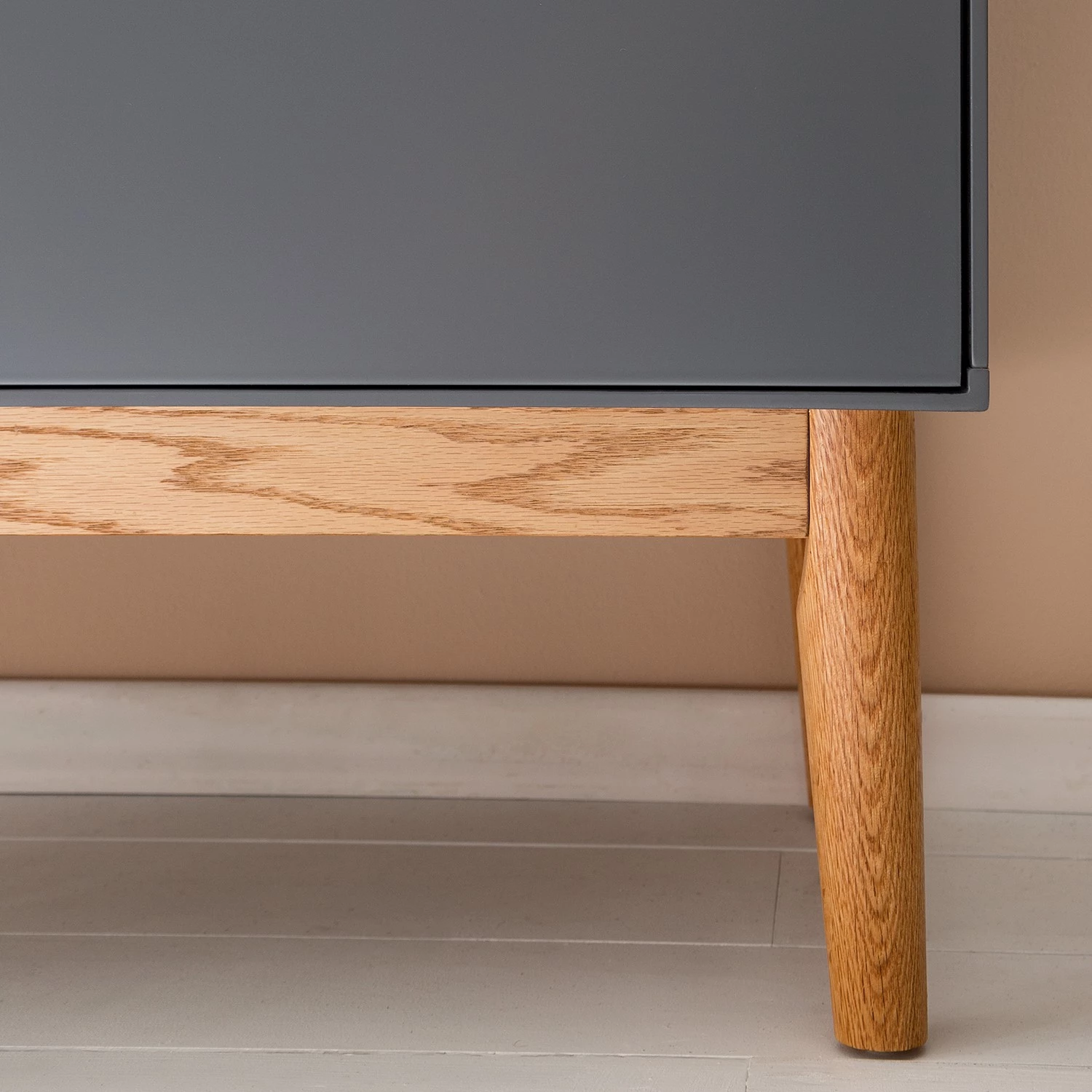 Mørteens Ensemble meubles TV Lindholm IV (3 él.) - Partiellement en chêne massif - Gris 30 Mørteens Ensemble meubles TV Lindholm IV (3 él.) - Partiellement en chêne massif - Gris – Image 28