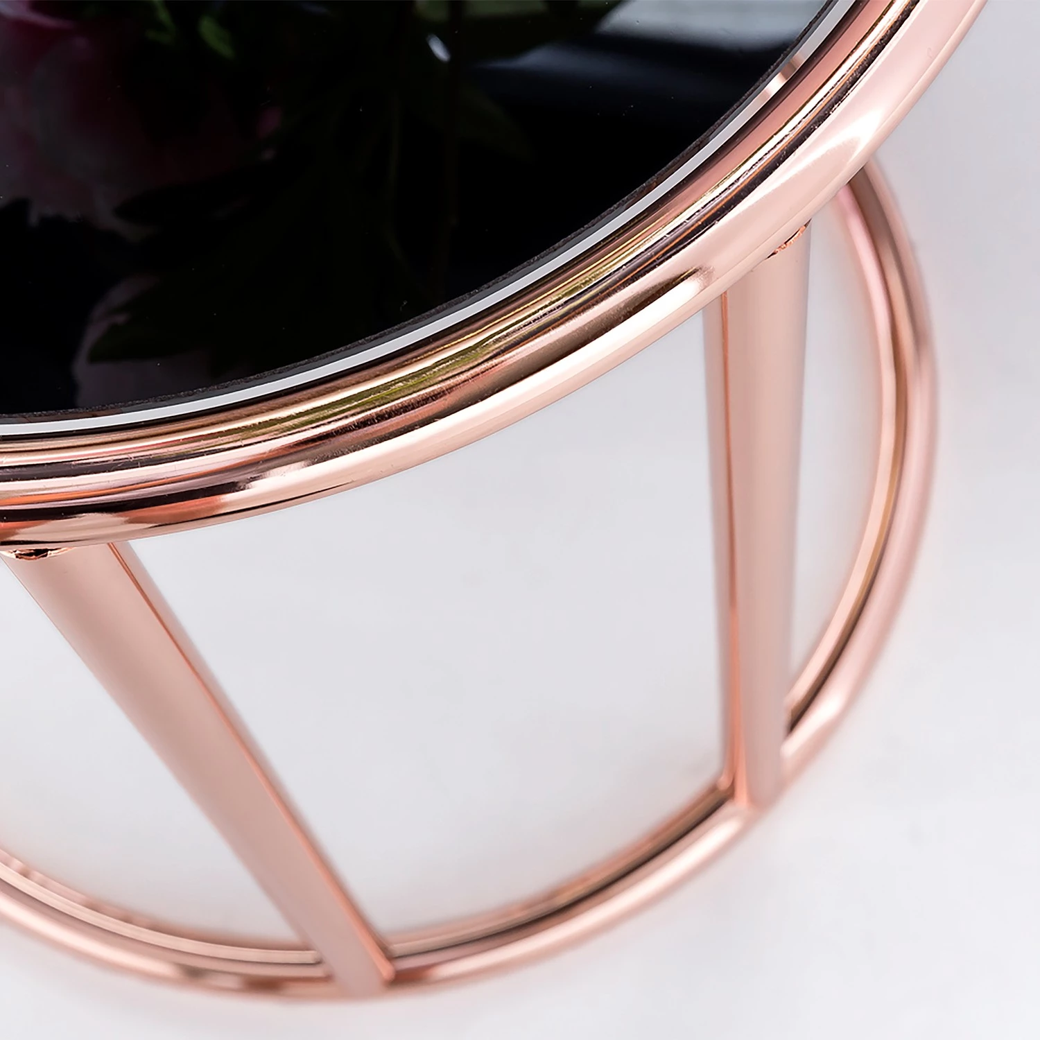 Jack & Alice Bout de canapé Evart - Verre / Métal - Noir / Cuivre 6 Jack & Alice Bout de canapé Evart - Verre / Métal - Noir / Cuivre – Image 4