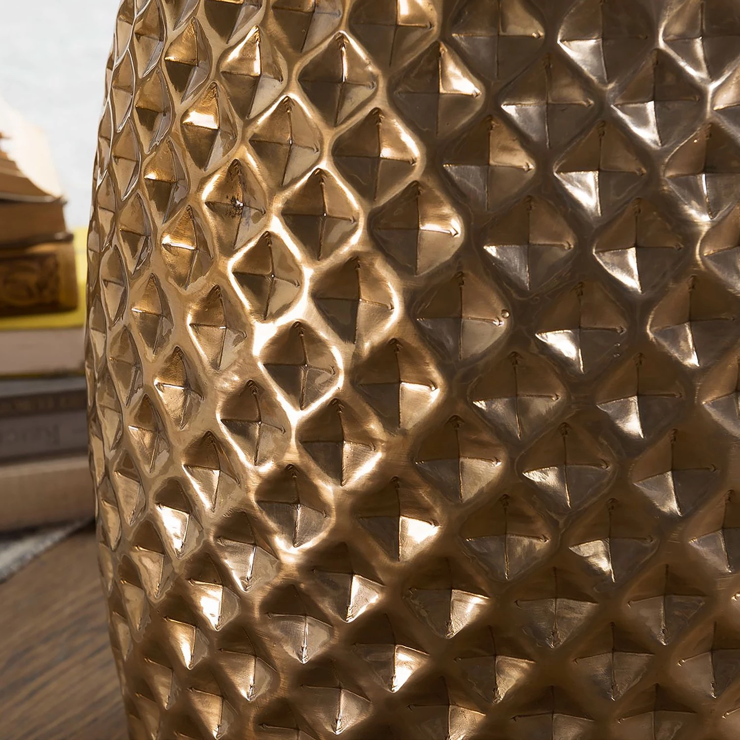 Red Living Bout de canapé Owning - Aluminium - Doré 5 Red Living Bout de canapé Owning - Aluminium - Doré – Image 3