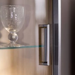 Naturoo Vitrine Doora - Partiellement en chêne à nœuds massif - Chêne à nœuds Bianco / Graphite 18 Naturoo Vitrine Doora - Partiellement en chêne à nœuds massif - Chêne à nœuds Bianco / Graphite -Meubles de salon Soldes 1000207350 200317 14283500043 DETAILS P000000001000207350