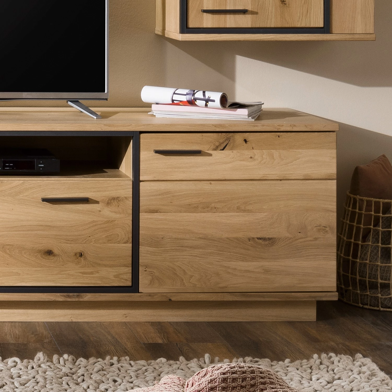 Naturoo Meuble TV Doora II - Partiellement en chêne à nœuds massif - Chêne à nœuds Bianco / Graphite 9 Naturoo Meuble TV Doora II - Partiellement en chêne à nœuds massif - Chêne à nœuds Bianco / Graphite – Image 7