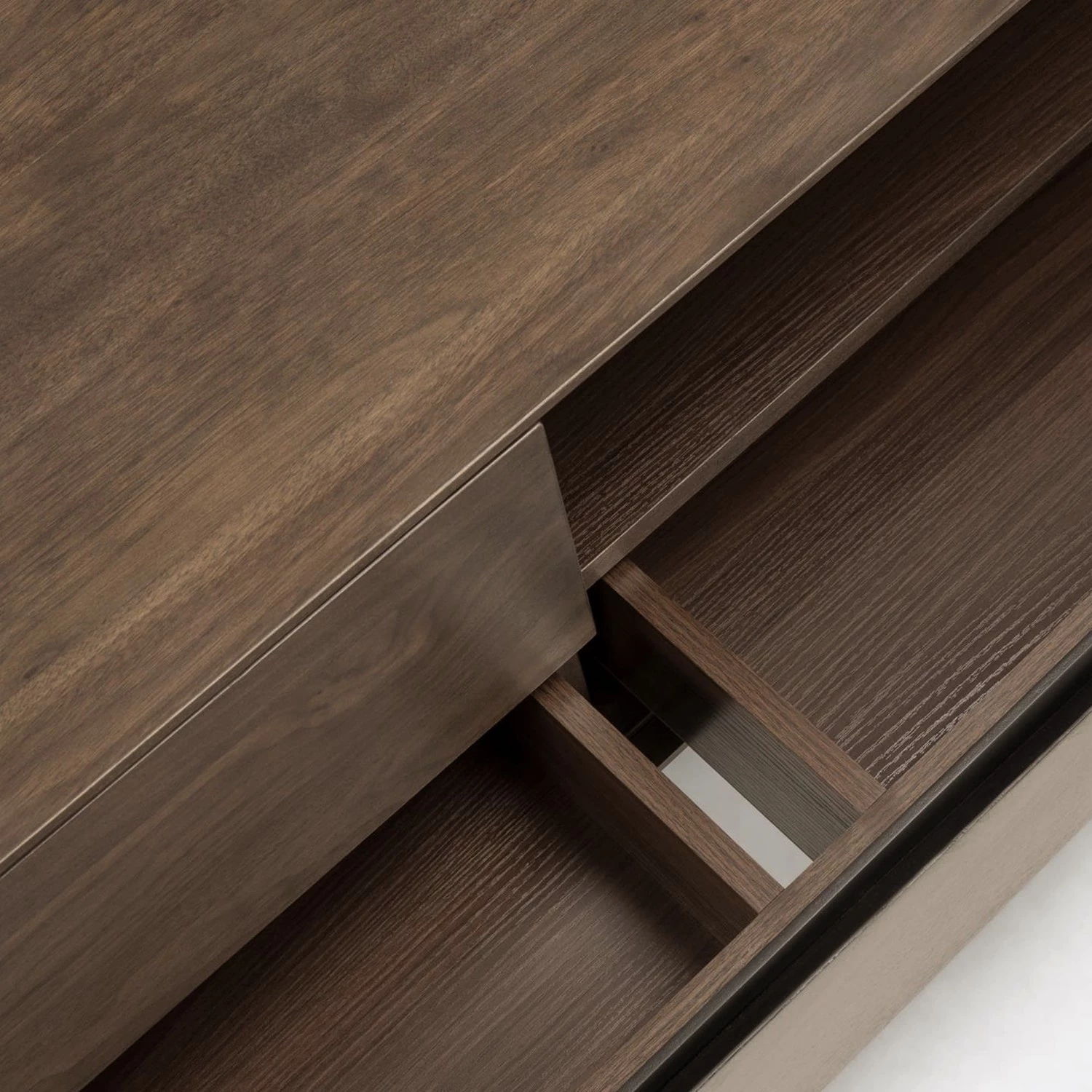 Red Living Meuble TV Kluuvi - Placage en bois véritable - Noyer / Noir 9 Red Living Meuble TV Kluuvi - Placage en bois véritable - Noyer / Noir – Image 7