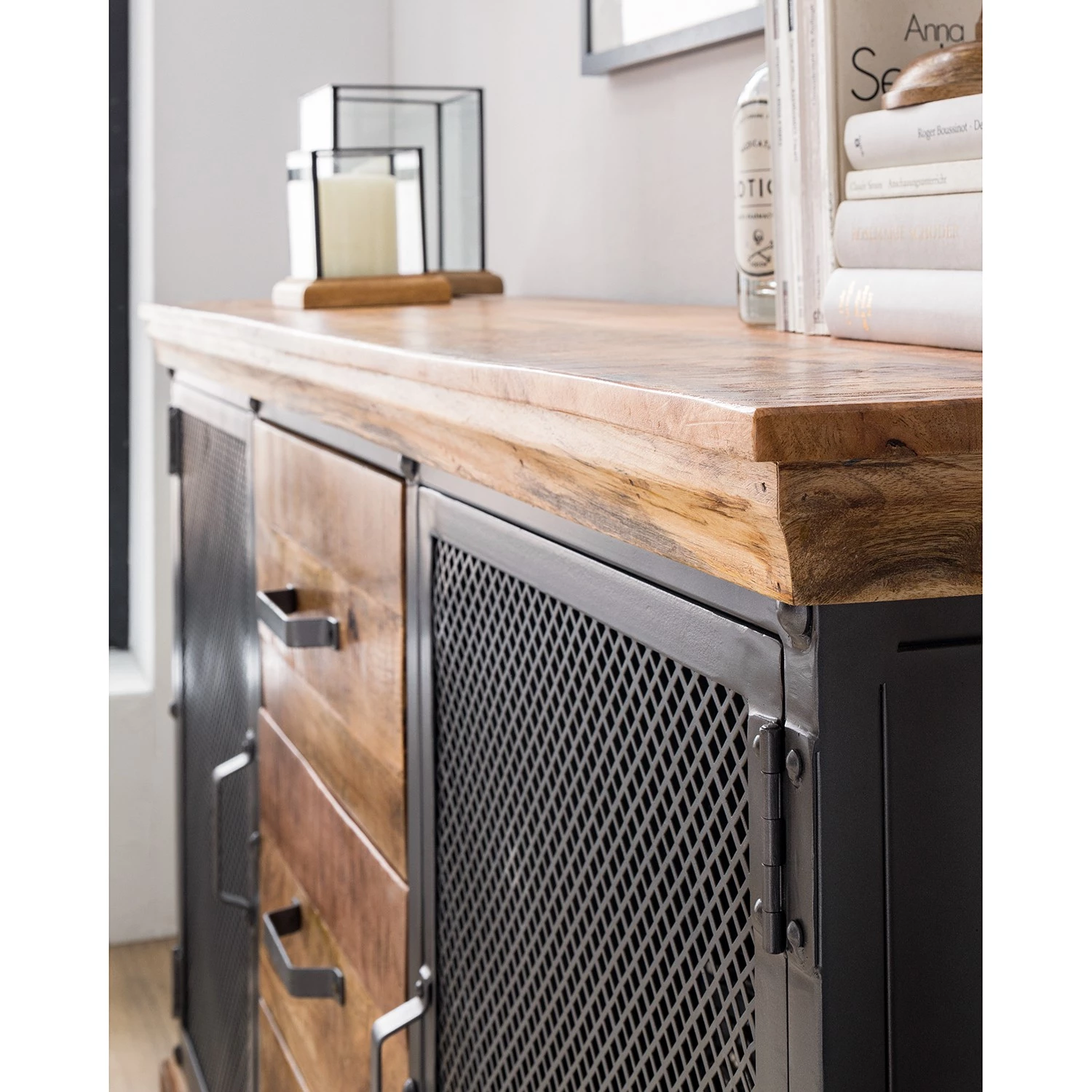 Ars manufacti Buffet Hunter II - Manguier massif / Métal - Manguier / Gris bleu 17 Ars manufacti Buffet Hunter II - Manguier massif / Métal - Manguier / Gris bleu – Image 15