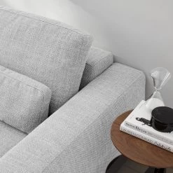 Studio Copenhagen Canapé d’angle Willows III - Tissu Amila: Gris clair - Méridienne courte à droite (vue de face) -Meubles de salon Soldes 1000218223 210127 14550400430 DETAILS P000000001000218223