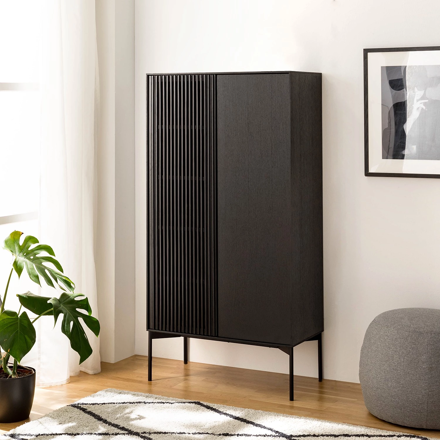 Studio Copenhagen Buffet haut Dowland - Placage en bois véritable - Chêne / Noir 4 Studio Copenhagen Buffet haut Dowland - Placage en bois véritable - Chêne / Noir – Image 2