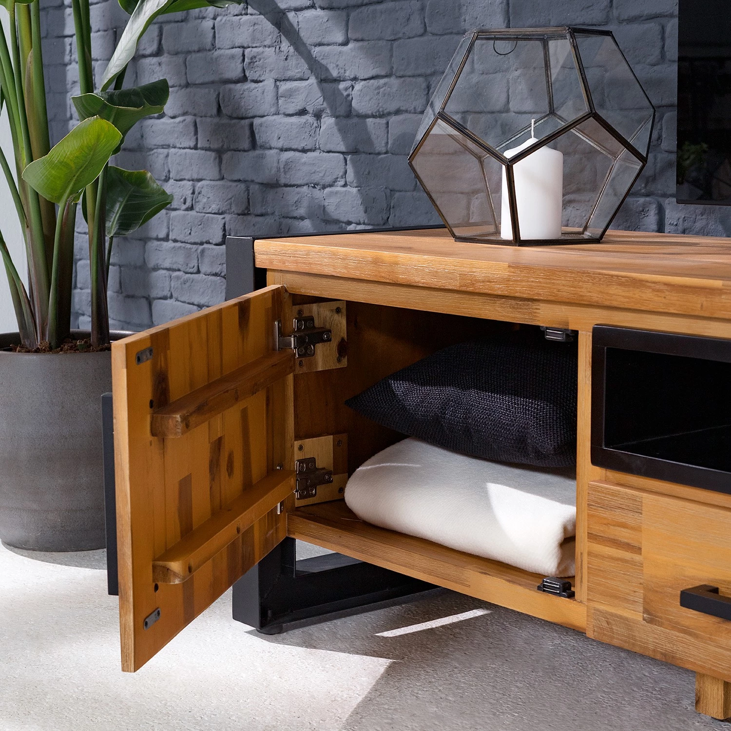 Ars manufacti Meuble TV Urban Industry II - Partiellement en acacia massif / Métal - Acacia / Noir 12 Ars manufacti Meuble TV Urban Industry II - Partiellement en acacia massif / Métal - Acacia / Noir – Image 10