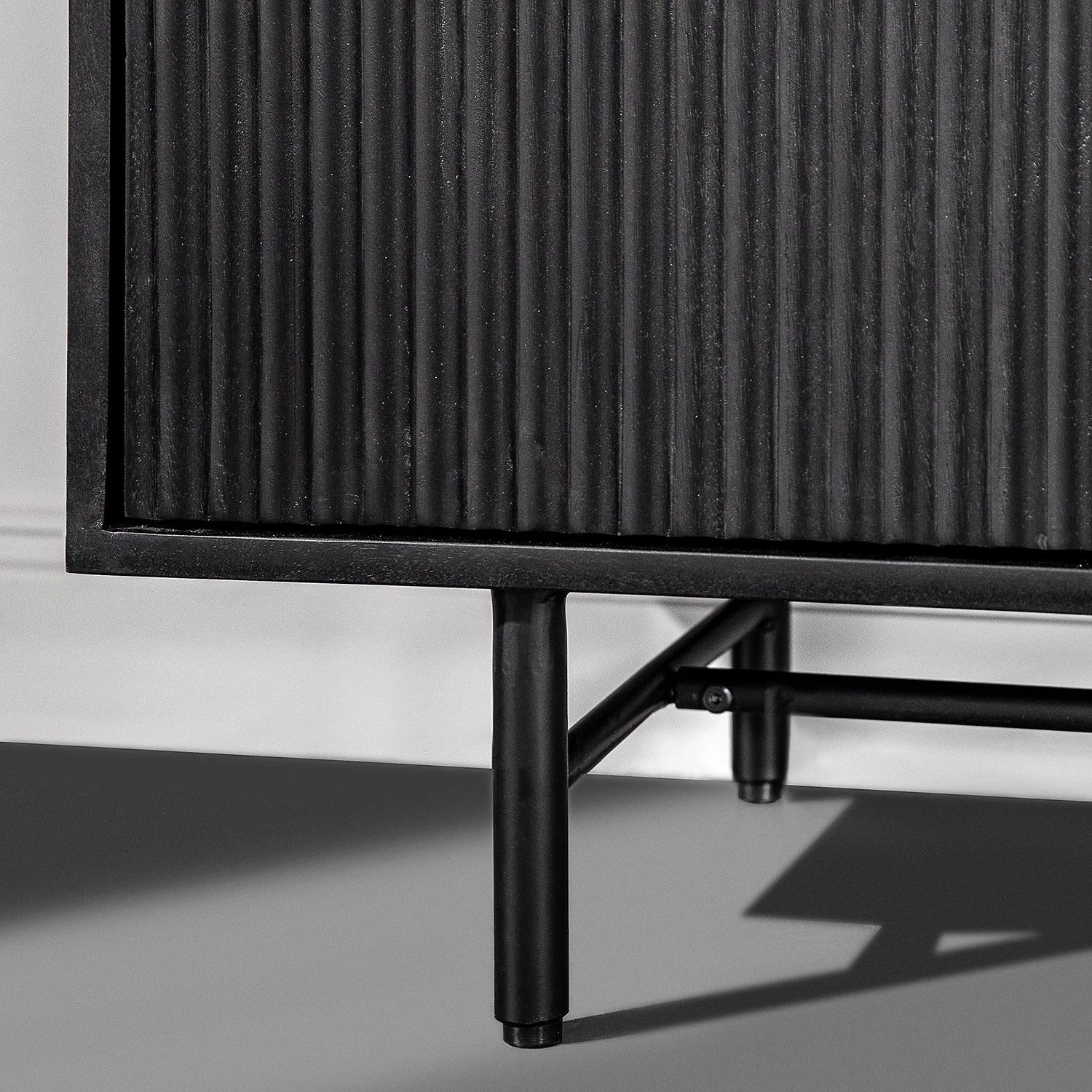 Red Living Buffet haut Soyons - Acacia massif / Métal - Noir / Doré 11 Red Living Buffet haut Soyons - Acacia massif / Métal - Noir / Doré – Image 9