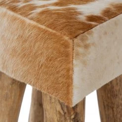 My Flair Tabouret en peau Buoux I - Peau de vache / Sapin massif 10 My Flair Tabouret en peau Buoux I - Peau de vache / Sapin massif -Meubles de salon Soldes 1000252412 210317 11322400027 DETAILS P000000001000252412
