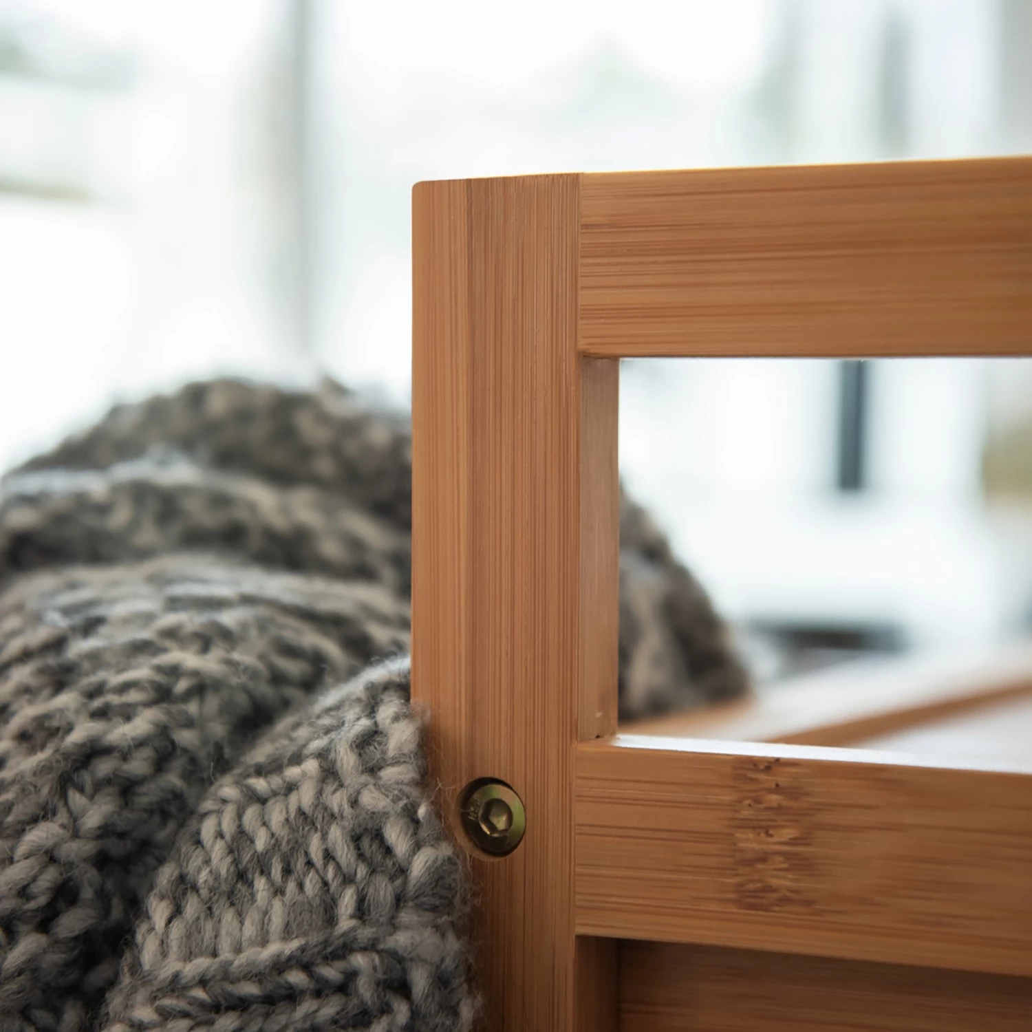 WENKO Bout de canapé Bahari II - Bambou massif - Bambou / Gris 6 WENKO Bout de canapé Bahari II - Bambou massif - Bambou / Gris – Image 4