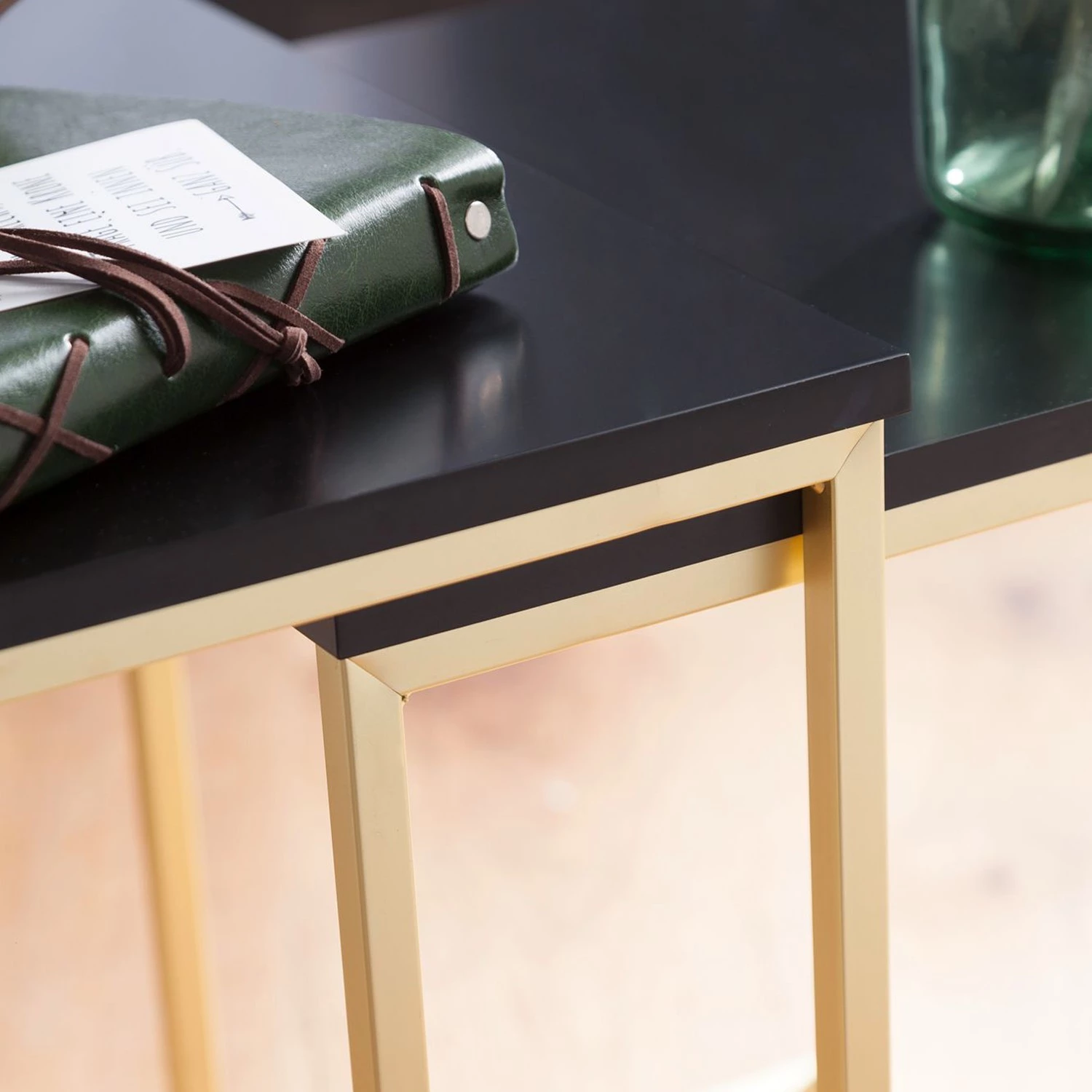 Red Living Tables gigognes Calhan (lot de 2) - noir mat / Doré 8 Red Living Tables gigognes Calhan (lot de 2) - noir mat / Doré – Image 6