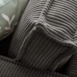 Loftscape Canapé d’angle Maura - Velours côtelé - Velours côtelé Poppy: Gris - Sans repose-pieds 19 Loftscape Canapé d’angle Maura - Velours côtelé - Velours côtelé Poppy: Gris - Sans repose-pieds -Meubles de salon Soldes 1000311494 211202 06563600069 DETAILS P000000001000311494