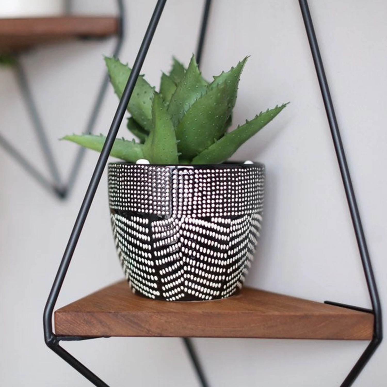 Red Living Étagère murale Willes II - Épicéa massif / Métal - Épicéa / Noir 7 Red Living Étagère murale Willes II - Épicéa massif / Métal - Épicéa / Noir – Image 5