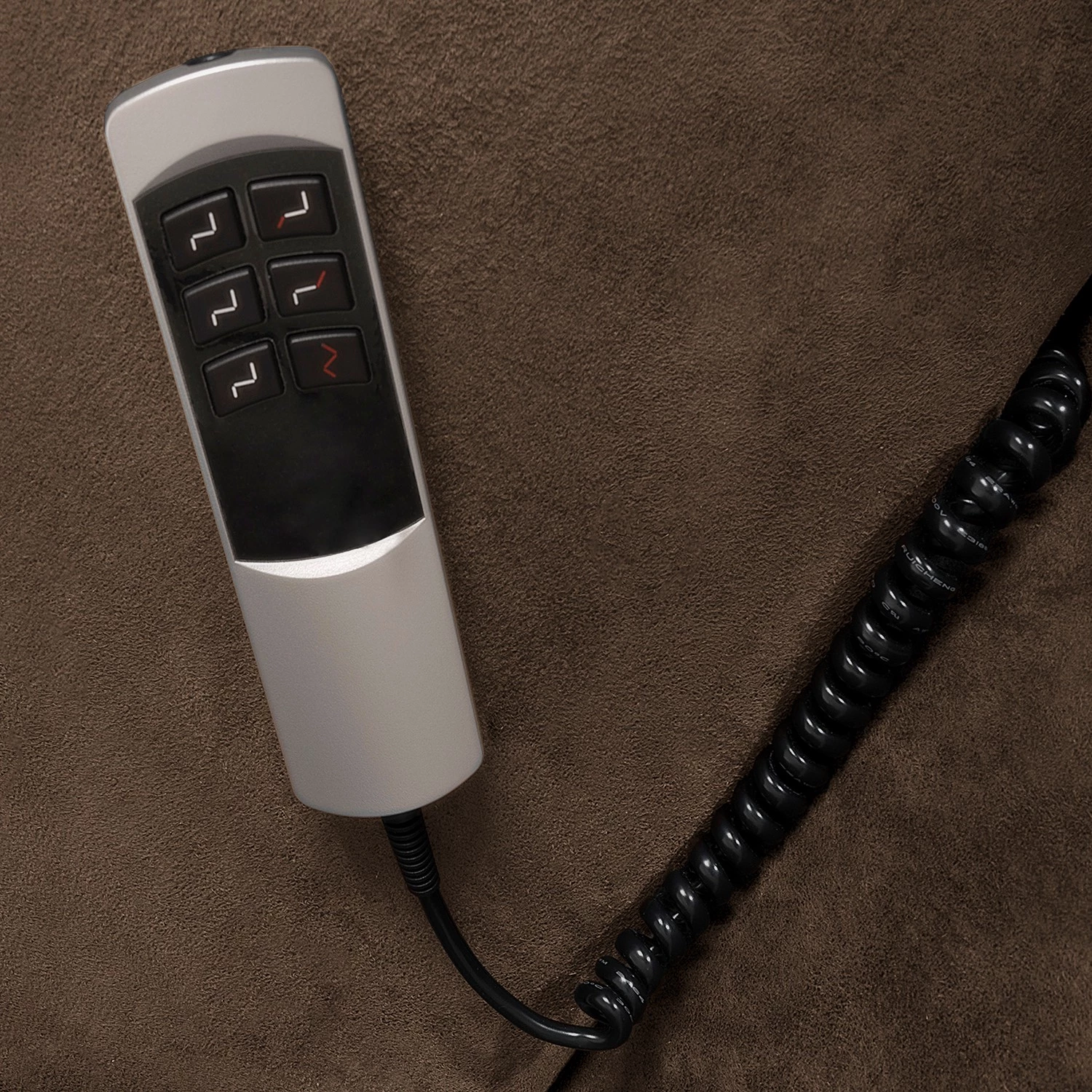 Loftscape Fauteuil relax Gosport - Microfibre Flavie: Nougat - Fonction relaxation - Avec aide au redressement - Réglage électrique : 2 moteurs avec batterie 13 Loftscape Fauteuil relax Gosport - Microfibre Flavie: Nougat - Fonction relaxation - Avec aide au redressement - Réglage électrique : 2 moteurs avec batterie – Image 11