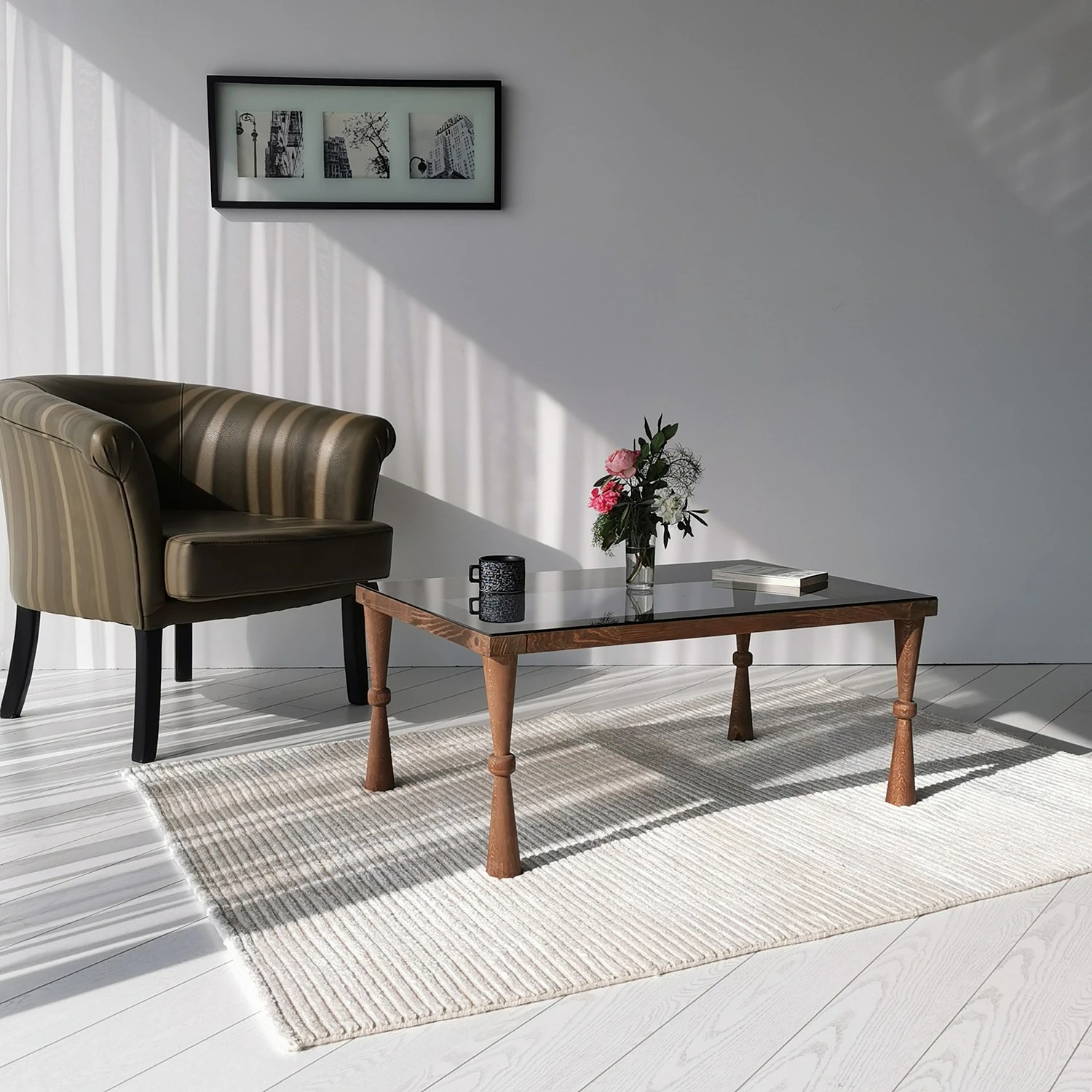 Ars Natura Table basse Donatella - Verre / Noyer massif - Noir fumé / Noyer clair 8 Ars Natura Table basse Donatella - Verre / Noyer massif - Noir fumé / Noyer clair – Image 6