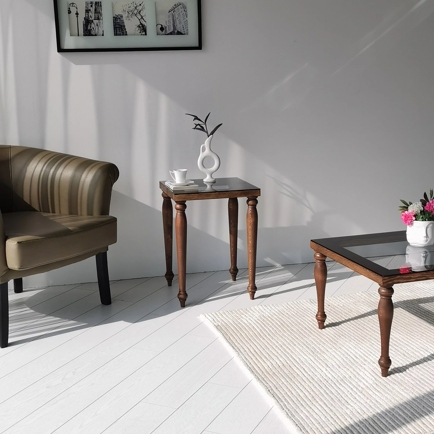 Ars Natura Bout de canapé Tating - Verre / Noyer massif - Noir fumé / Noyer 4 Ars Natura Bout de canapé Tating - Verre / Noyer massif - Noir fumé / Noyer – Image 2