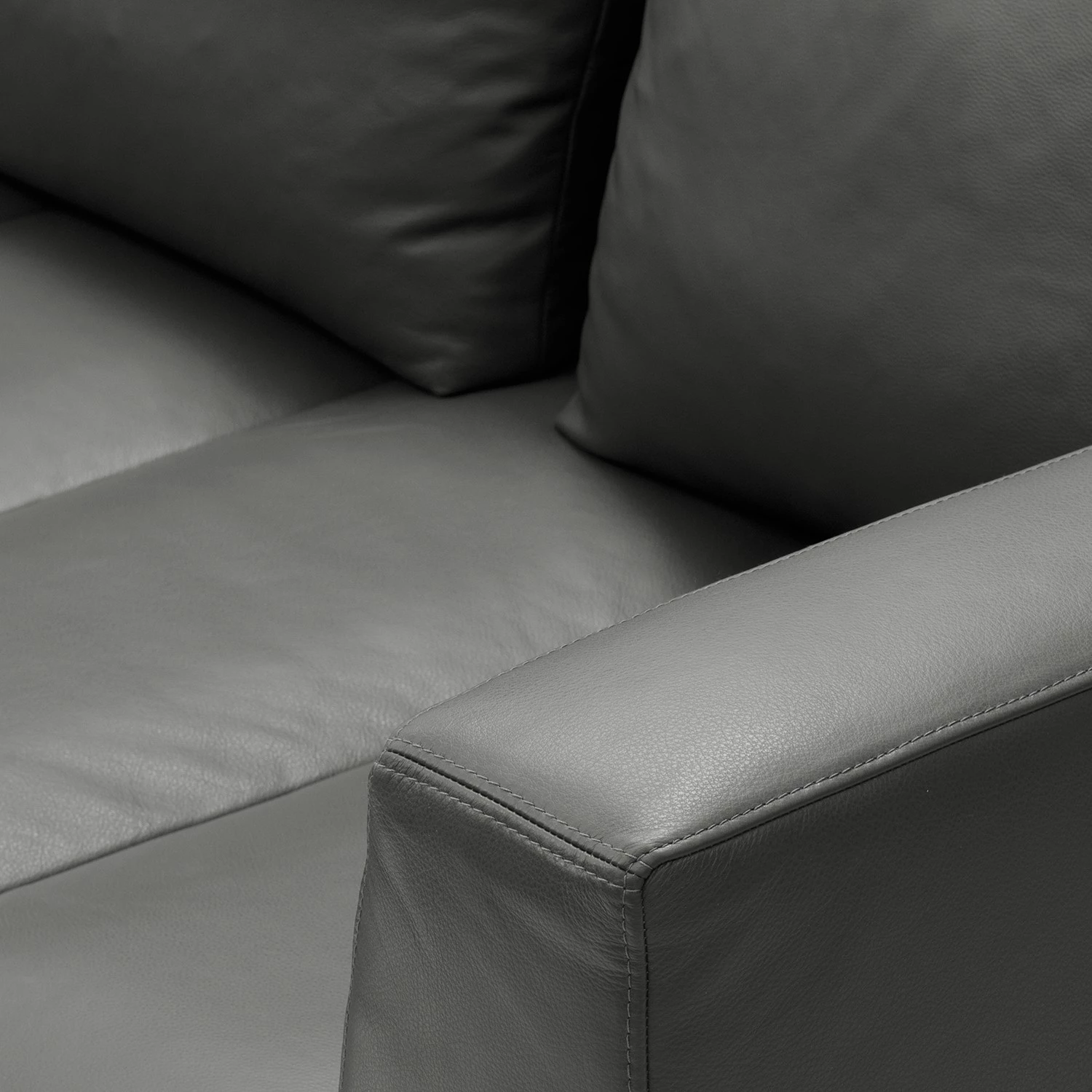 Studio Copenhagen Canapé d’angle Madison I - Cuir véritable Neka : Gris - Largeur : 319 cm - Méridienne longue à gauche (vue de face) 8 Studio Copenhagen Canapé d’angle Madison I - Cuir véritable Neka : Gris - Largeur : 319 cm - Méridienne longue à gauche (vue de face) – Image 6