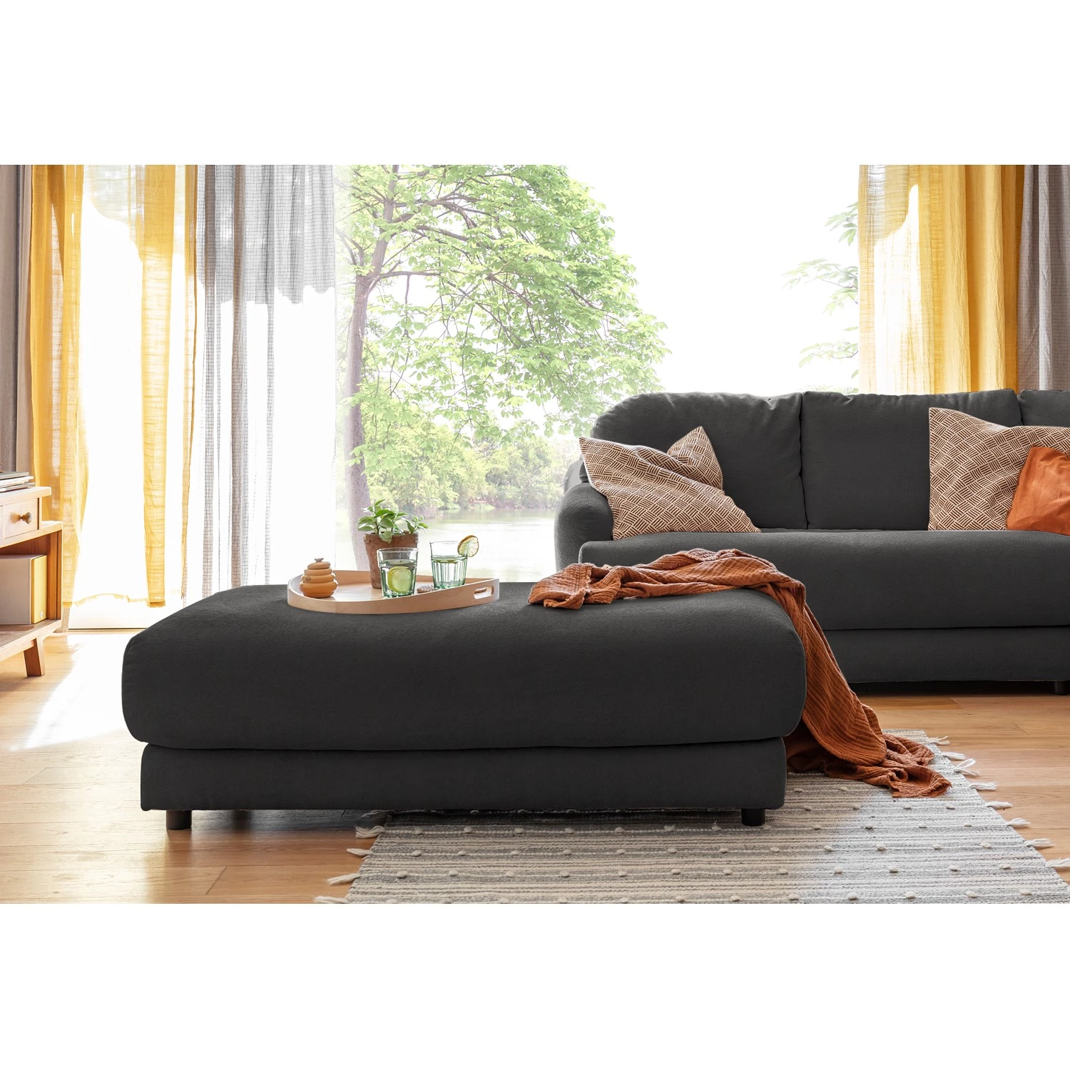 Loftscape Canapé d’angle Tandil - Tissu Dolly: Noir - Méridienne courte à droite (vue de face) - Avec repose-pieds 11 Loftscape Canapé d’angle Tandil - Tissu Dolly: Noir - Méridienne courte à droite (vue de face) - Avec repose-pieds – Image 9