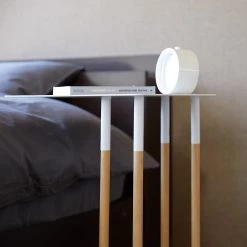 Yamazaki Bout de canapé Plain II - Frêne massif / Métal - Blanc -Meubles de salon Soldes 1000347249 220505 031 DETAILS P000000001000347249