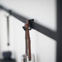 Yamazaki Console Tower - Frêne massif / Métal - Noir 19 Yamazaki Console Tower - Frêne massif / Métal - Noir -Meubles de salon Soldes 1000347253 220505 035 DETAILS P000000001000347253