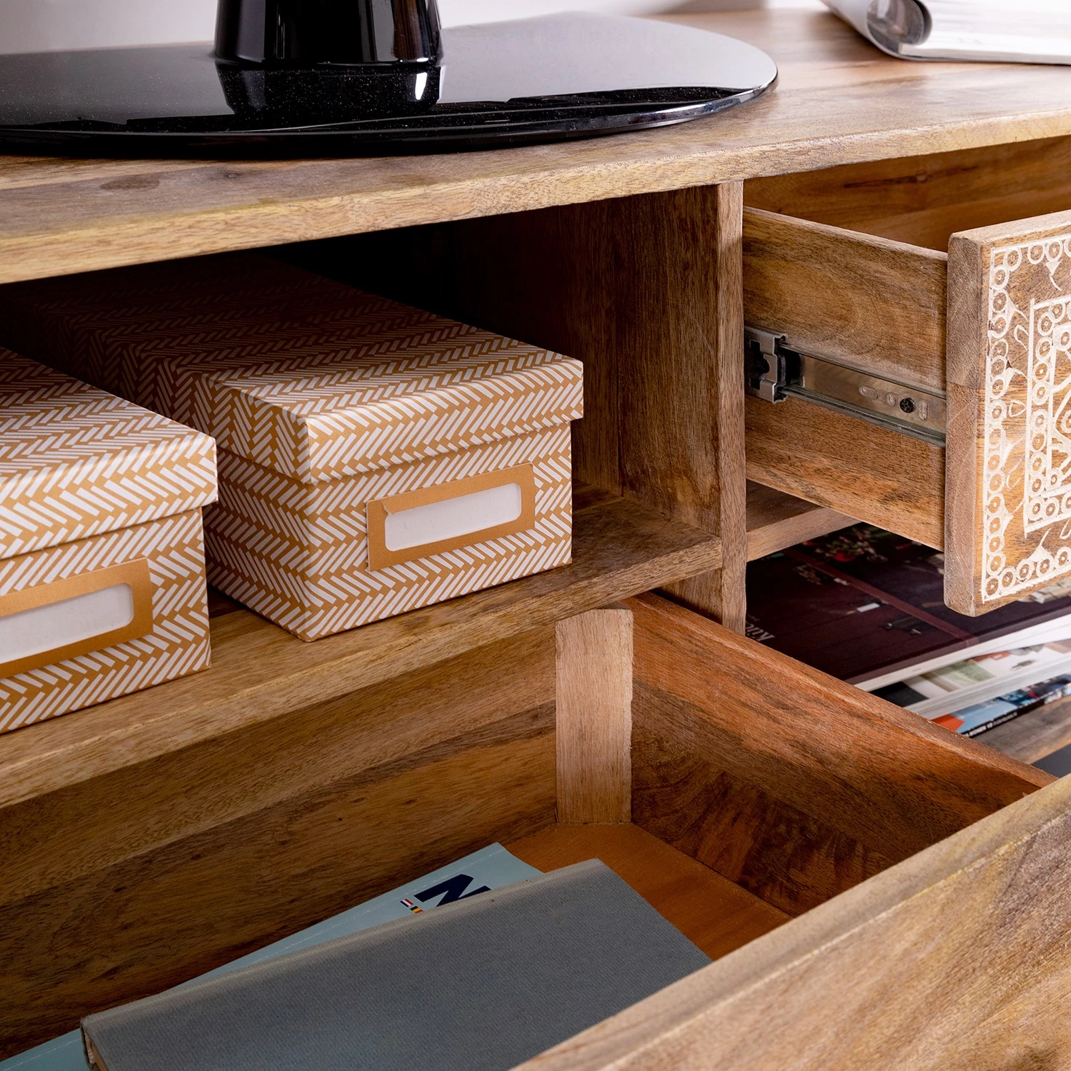 Red Living Meuble TV Vallentuna - Manguier massif / Métal - Manguier / Noir 7 Red Living Meuble TV Vallentuna - Manguier massif / Métal - Manguier / Noir – Image 5