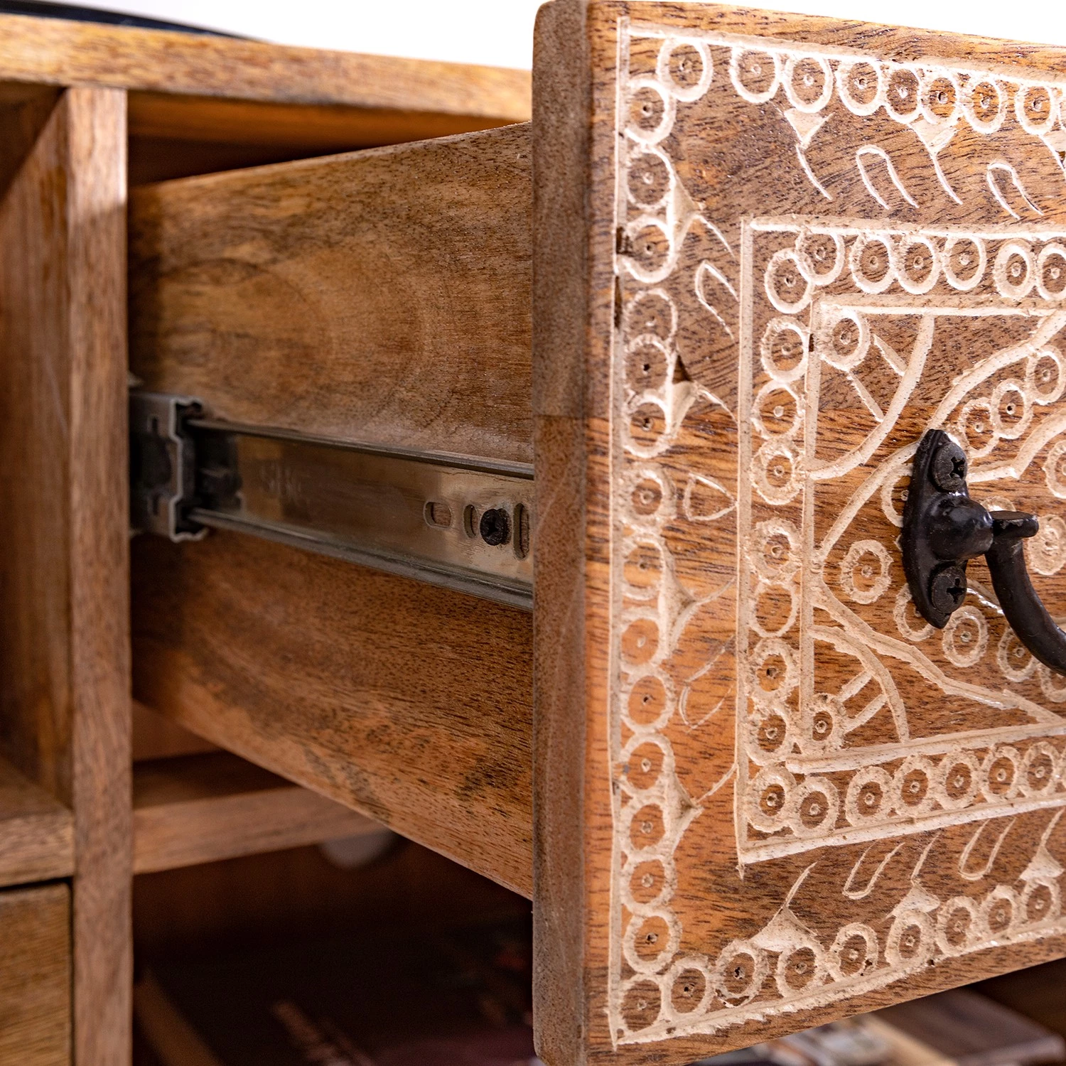 Red Living Meuble TV Vallentuna - Manguier massif / Métal - Manguier / Noir 8 Red Living Meuble TV Vallentuna - Manguier massif / Métal - Manguier / Noir – Image 6