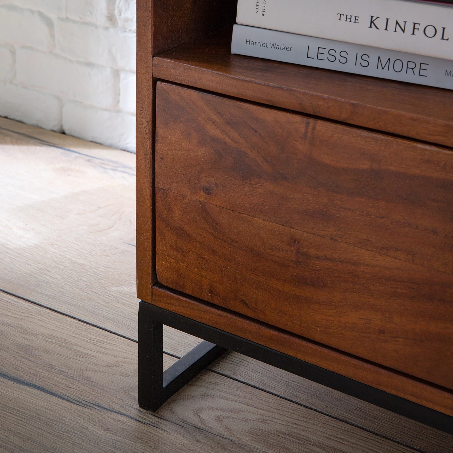 Ars manufacti Meuble TV Woodson V - Acacia massif / Métal - Acacia brun 18 Ars manufacti Meuble TV Woodson V - Acacia massif / Métal - Acacia brun – Image 16