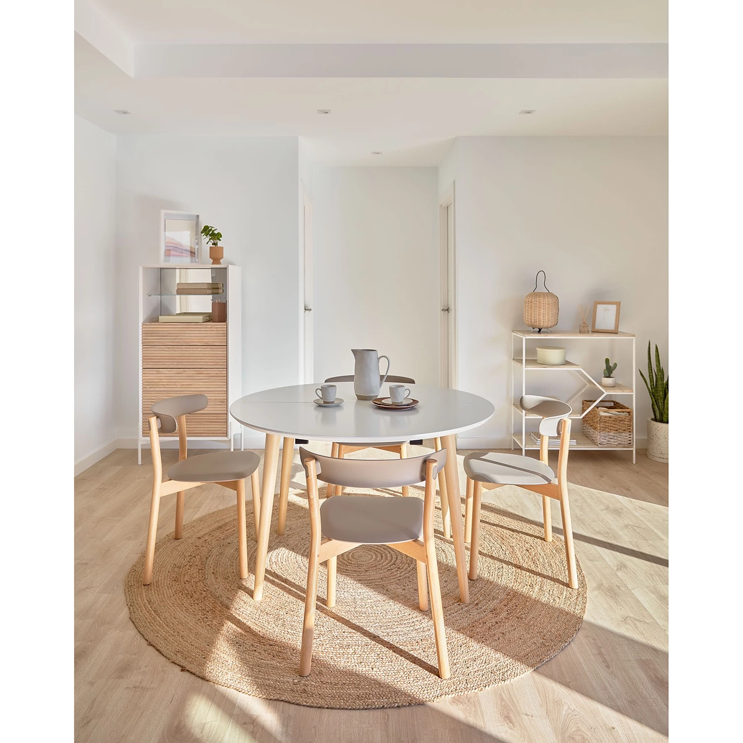 Norrwood Buffet haut Maredale - Partiellement en frêne massif - Frêne / Blanc 6 Norrwood Buffet haut Maredale - Partiellement en frêne massif - Frêne / Blanc – Image 4