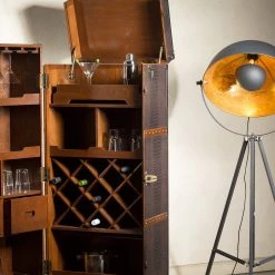 Butlers Valise bar HEMINGWAY - Cuir aniline / Frêne massif - Brun foncé 18 Butlers Valise bar HEMINGWAY - Cuir aniline / Frêne massif - Brun foncé -Meubles de salon Soldes 1000365699 220728 022 MOOD DETAILS P000000001000365699 mood